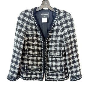 Chanel Black Silver Jacket & Skirt set CC Gripoix buttons Wool blend Vintage 40